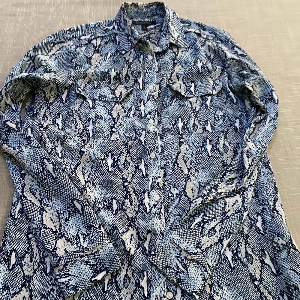 Banana Republic blouse blue snake print. Size Small Tall - Picture 12 of 16